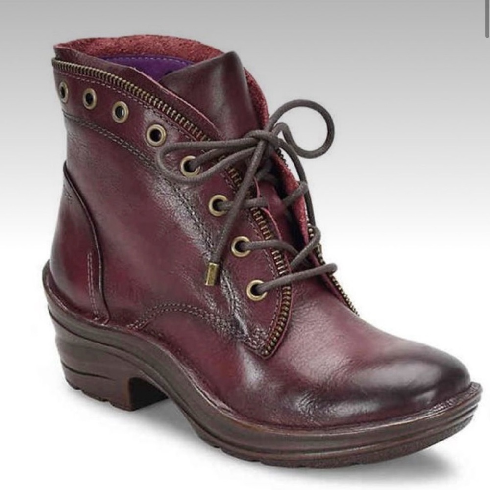 Bionica booties Rangeley Red burgundy.